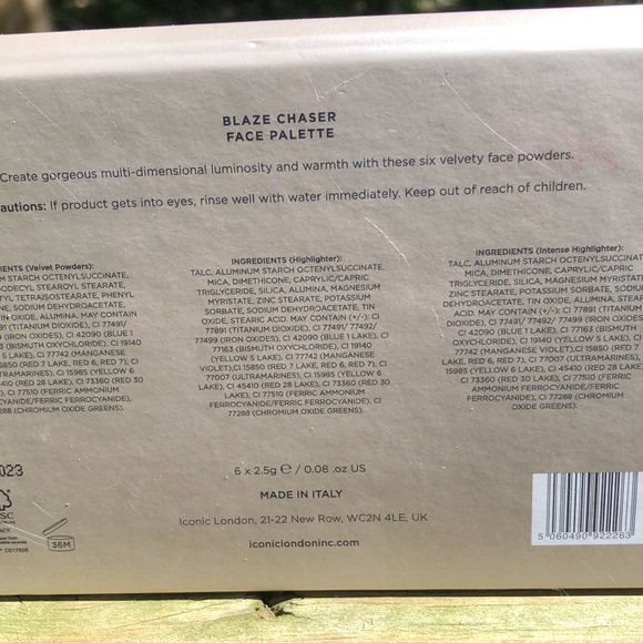 Iconic London Blaze Chaser face Palette Face Powder and blush! - Picture 5 of 5